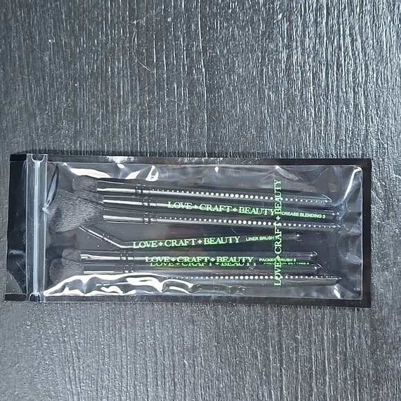 LOVE+CRAFT+BEAUTY 7 Piece Brush Set - Picture 2 of 2